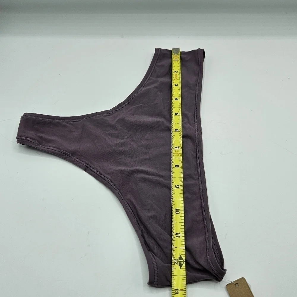NWT Skims pn-thong plum color size 3x